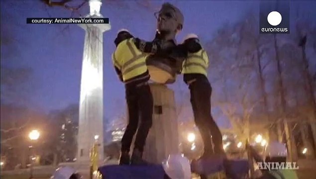 Anonymous artists secretly erect Snowden statue in New York park
