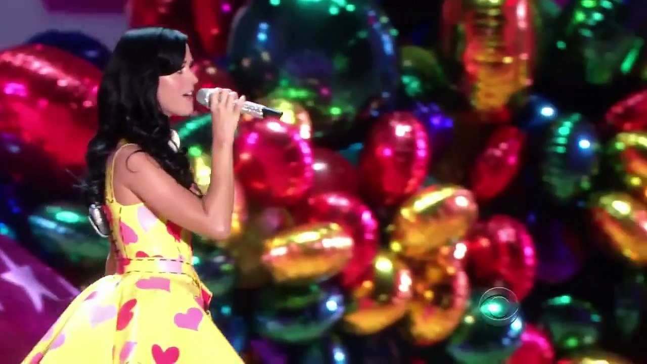 Katy Perry Teenage Dream Hot N Cold Best Perfomance Victoria's Secret Fashion Show 2010 HD