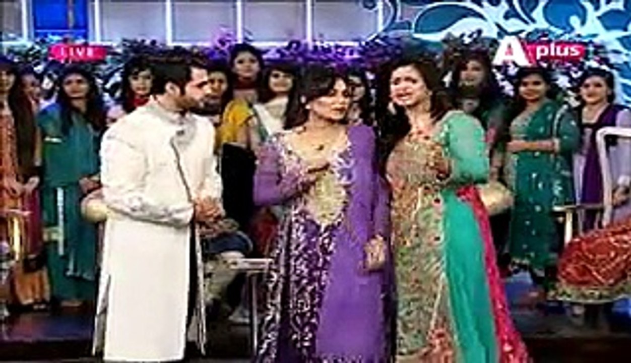 Actress Meera's Dance on her Brother and Laila's Engagement