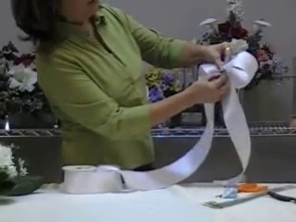 How To Make a Bow Using Double Face Wired Satin Ribbon