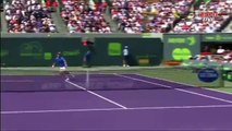 Novak Djokovic furieux, fait peur à un pauvre ramasseur de balles