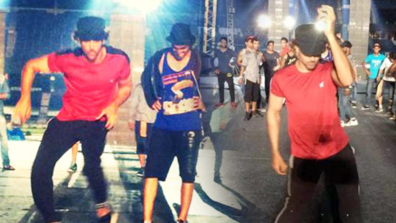 IPL 2015 Opening Ceremony - Anushka-Virat Arrive Together