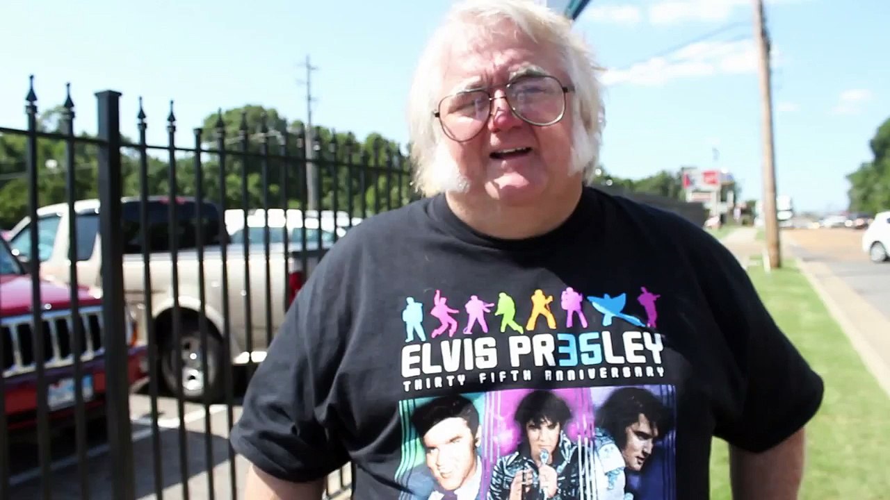 Bryan Clark cuts an ad for Walkin On The Blvd at Elvis Week