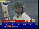 Shahid Afridi hit 4 consecutive SIXES to Harbhajan singh