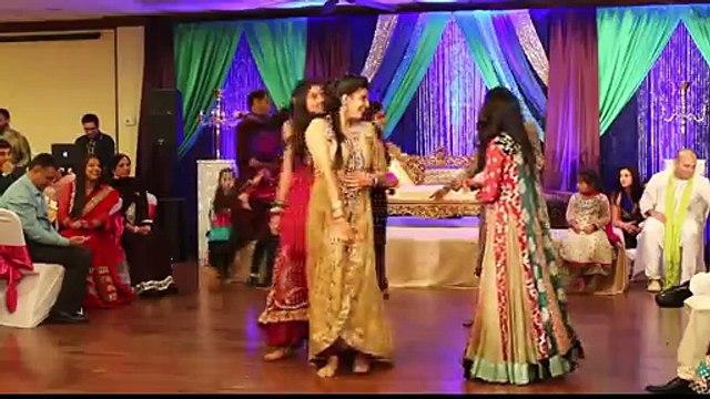 Desi Girls HOT Dance On Pakistani Wedding (HD) - Video Dailymotion