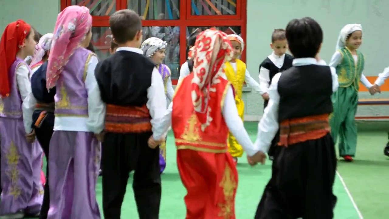 Abim damat oluyor sırada bana geliyor.. • 23 Nisan