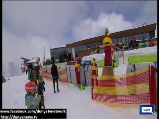 Dunya News - People get amused by volleyball competetion in snowy weather