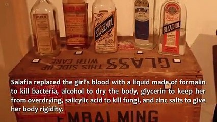 Elle est morte depuis plus de 100 ans et ce qui se produit avec ses yeux est fascinant!