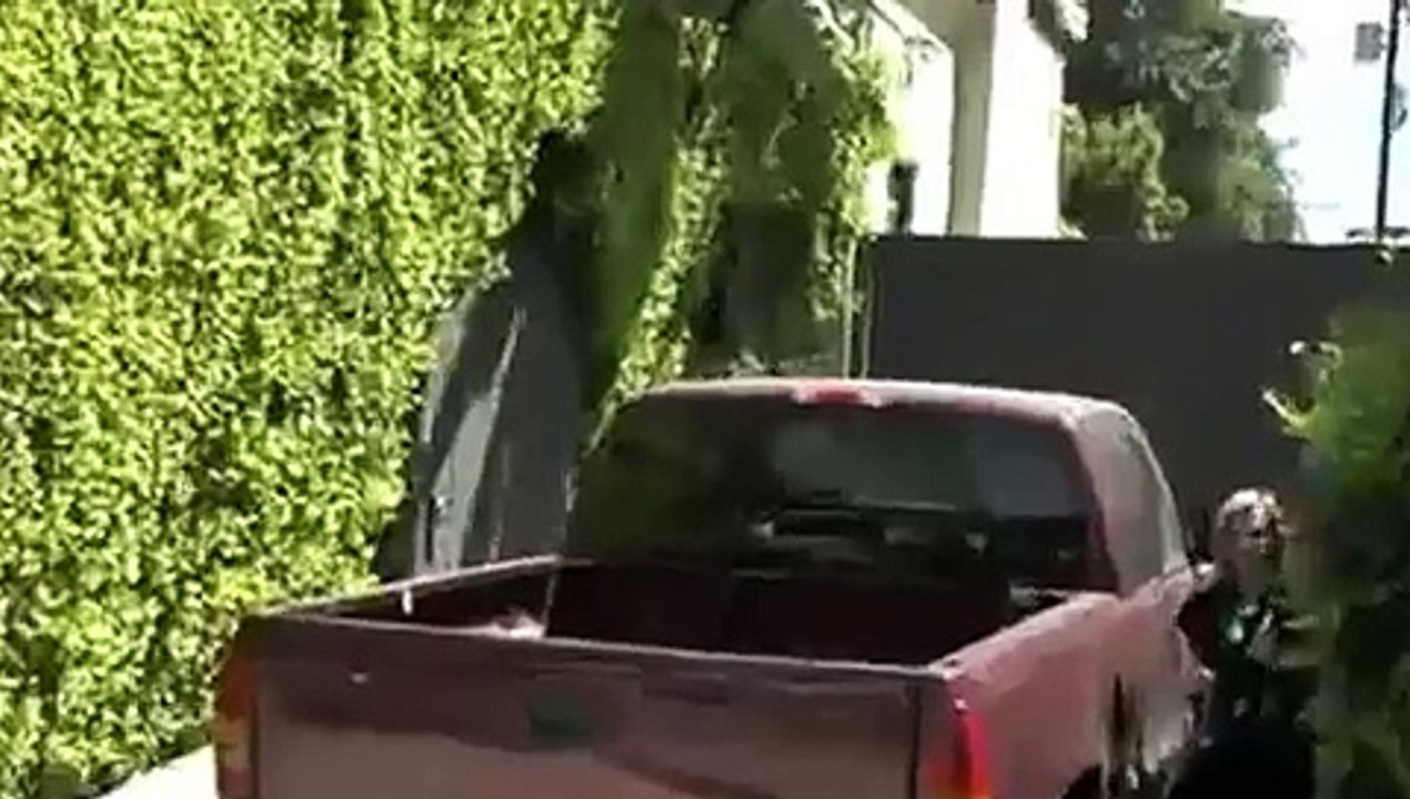 Robert Pattinson leaving the gym after a morning workout in Los Angeles 6/04/2015