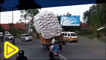 OMG !!! Overloaded Truck tumbled