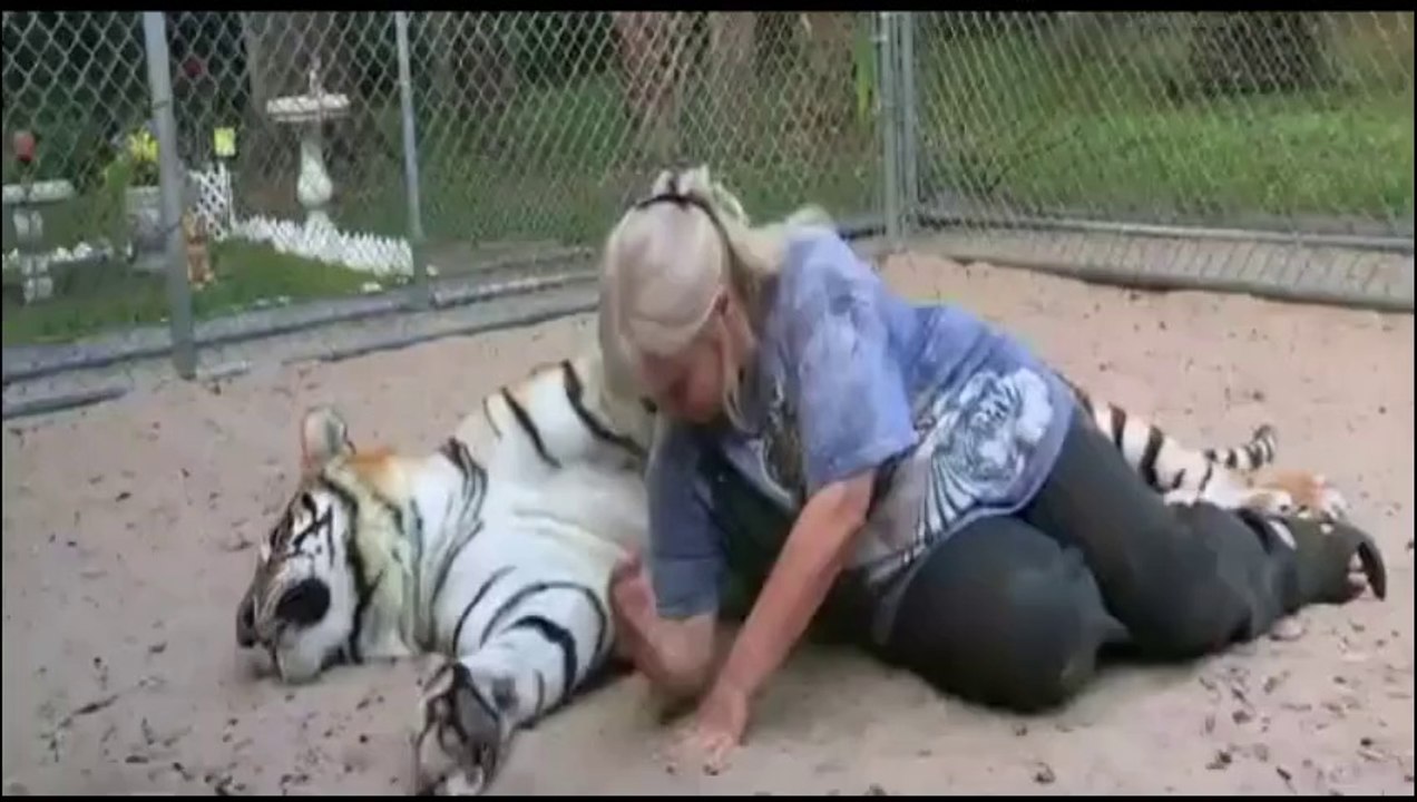 OMG!! World's Most Brave Lady