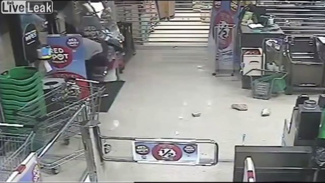 LiveLeak - Clumsy Idiot Wears Elects to Wear Socks and Thongs During Robbery