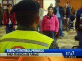 Ejército entrega permisos para tenencia de armas en Tulcán