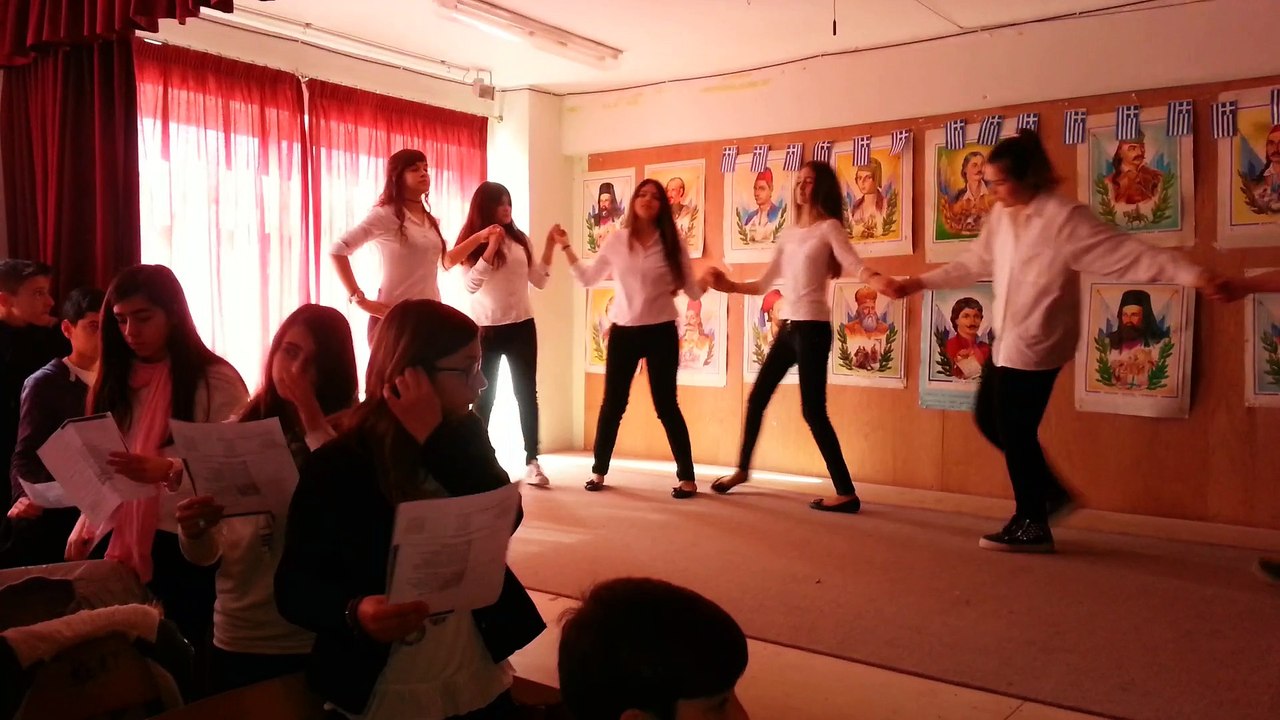 Ο χορος του Ζαλόγγου - Γυμνάσιο Οβρυάς