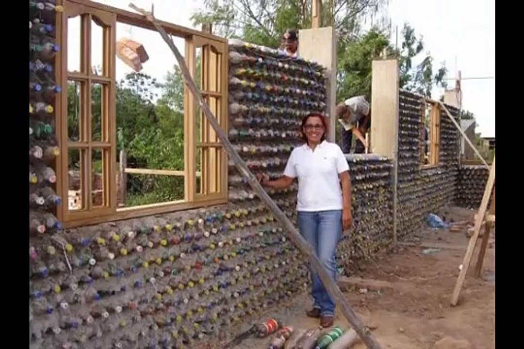 Construcciones o casas de PET botellas de plastico en el papelote tv de Villaflores, chiapas pet