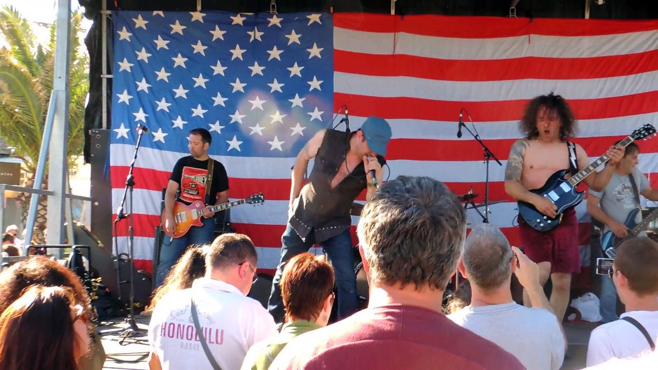 Ass Deuss tribute to AC DC à Argelès sur mer le 06/O4/15