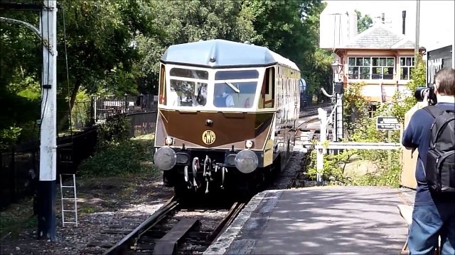 GWR Diesel Railcar No. 22 at Didcot Railway Centre