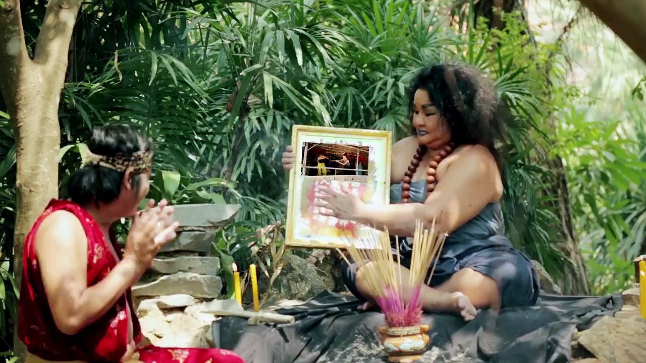 ទុកហ្ស៊ីនឲ្យឪមើល ពាក់មី