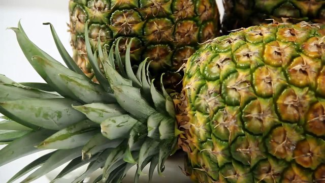 Scuola di cucina: Come pulire e tagliare l'ananas