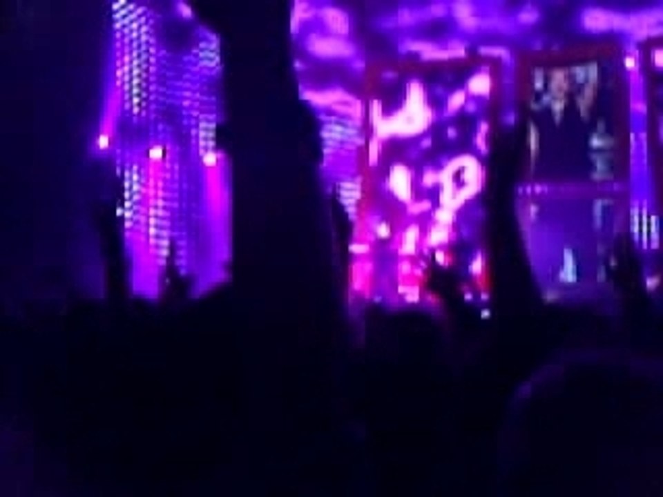 Obispo - Fan - Forest National - 10.03