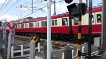 西武鉄道 9000系電車 幸運の赤い電車 RED LUCKY TRAIN 通過 踏切 池袋線 清瀬第4号 japan commuter train