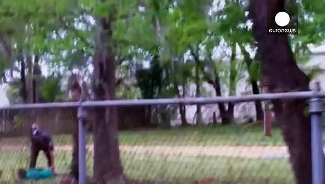 В США новый скандал с убийством полицейским чернокожего