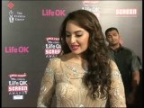 Sonakshi Sinha and Shruti Hassan Showing Assets at The Red Carpet of Screen Awards