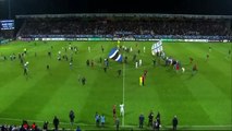 Les supporters d'Auxerre envahissent la pelouse avant le coup de sifflet final (Auxerre - Guingamp)