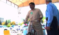 Jamshed Dasti arrives parliament on bicycle