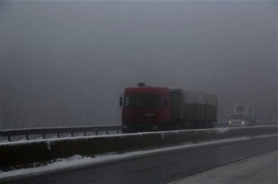Kar Yağışı Bolu Dağı'nda Ulaşımı Olumsuz Etkiliyor