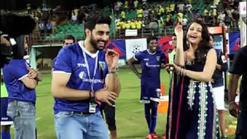 Aishwarya Rai Nagin Dance With Abhishek Bachchan