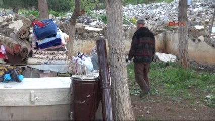 Baba-Kız Sokakta Kaldılar