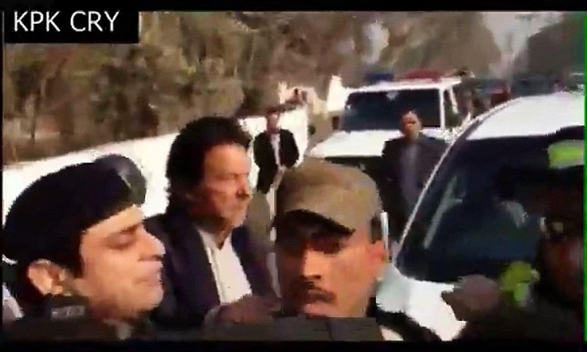 Parents of Army Public School Martyrs welcoming Imran Khan & Company