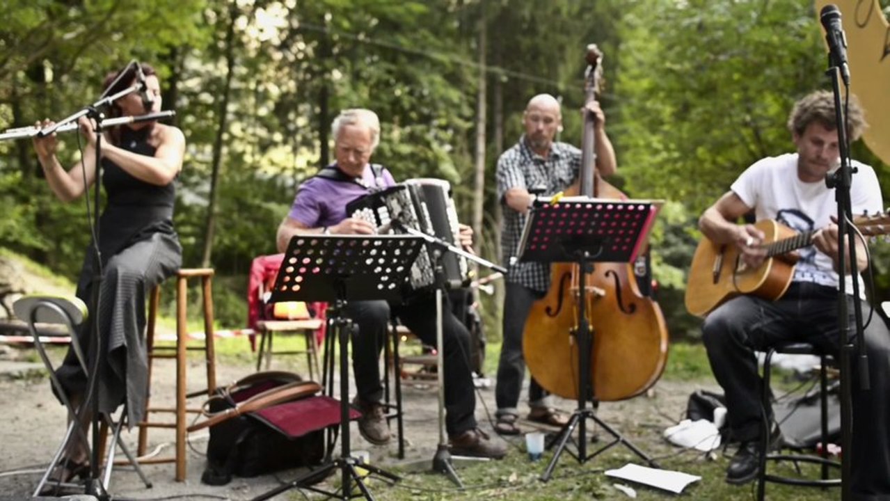 Hiking on the moon: Sarah, guide de haute montagne