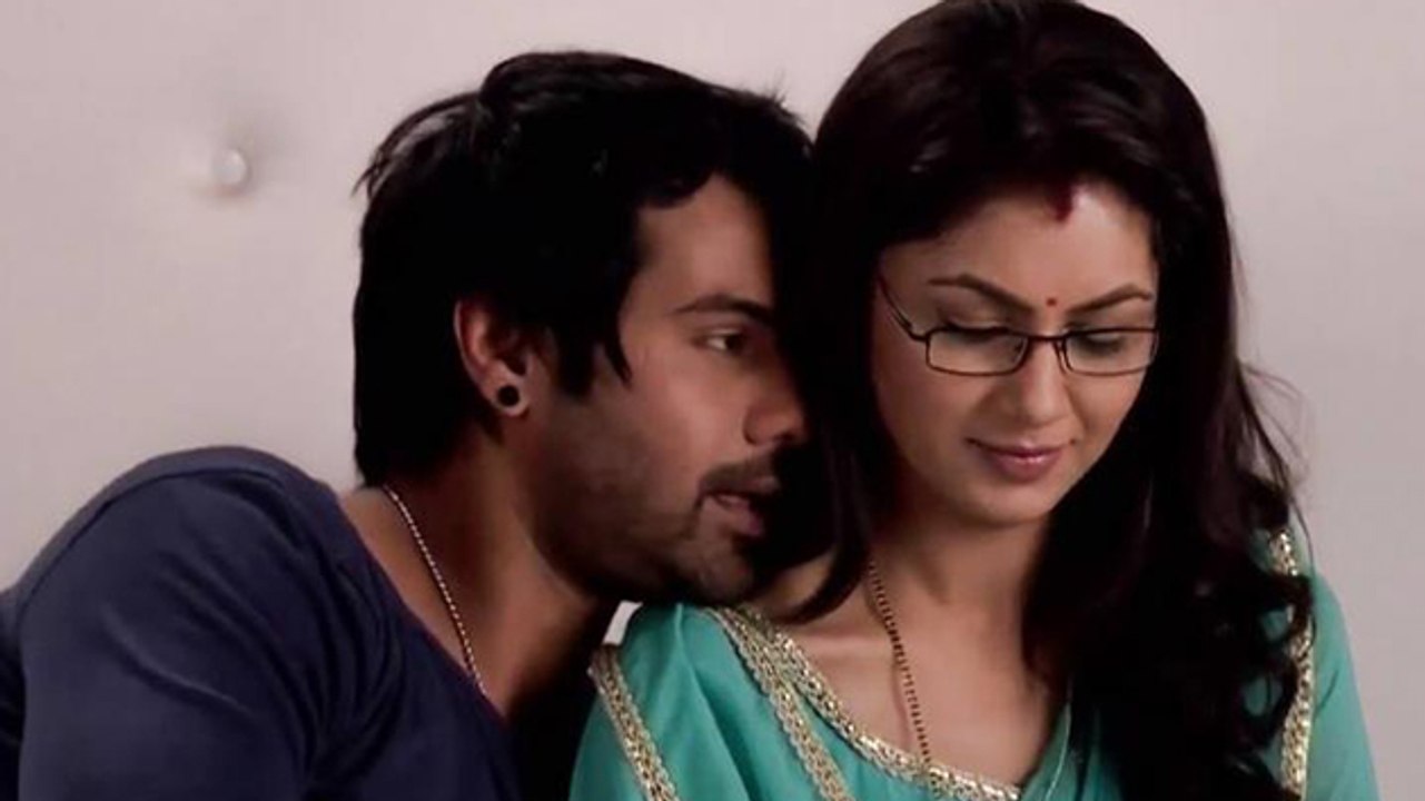 Abhi Tries To IMPRESS Pragya | Kumkum Bhagya | On Location | Zee TV