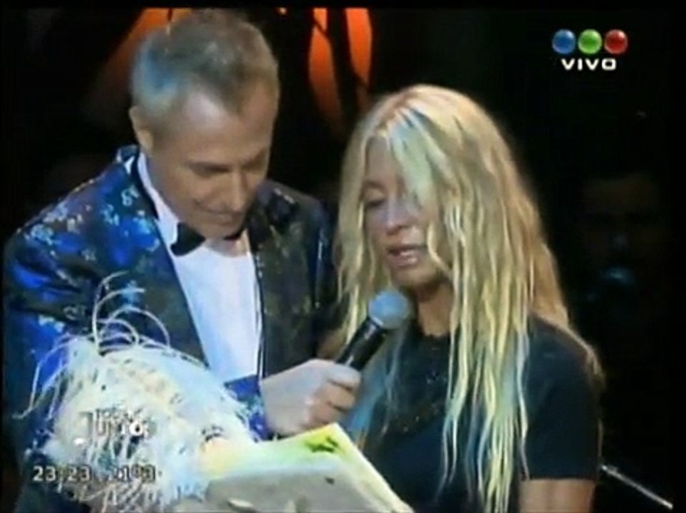 Emotivo homenaje a Cris Morena y Romina Yan