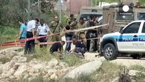 فلسطينيٌ يطعن جندييْن إسرائيلييْن بسكِّين قبل أن يُقتَل