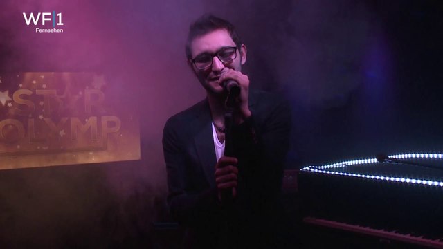 Sänger Jannis in der TV-Musiksendung Star-Olymp Amber-Musikpromotion