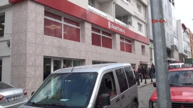 Çorlu - Silahlı Banka Soyguncusunu Güvenlik Görevlisi Yakaladı