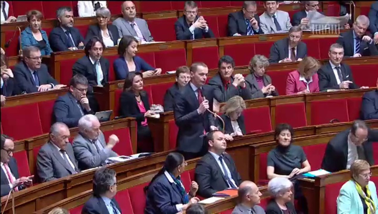 Question au Gouvernement sur les mesures de soutien à l'investissement public le 8 avril 2015