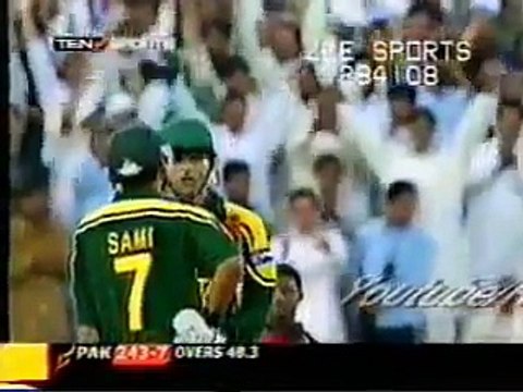 Abdul Razzaq 's Rain Of Sixes - Pak V Zim ( 6 sixes in Last 2 overs )