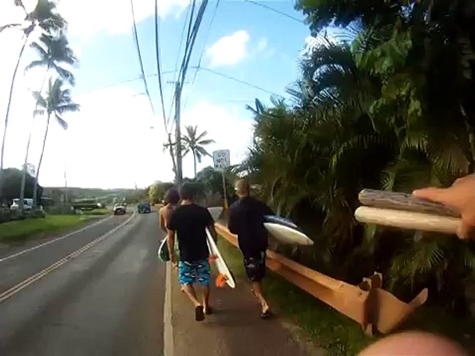 Avec un rivière il créer une vague artificielle