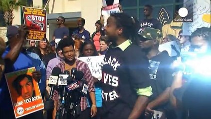 Protestas en Charleston tras la inculpación de un policía blanco por matar a un hombre negro desarmado