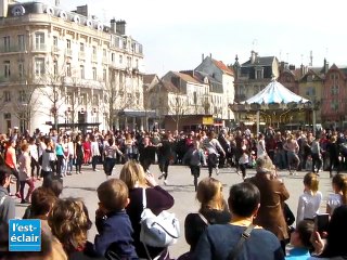 Flashmob pour Marie-Claude Pietragalla à Troyes