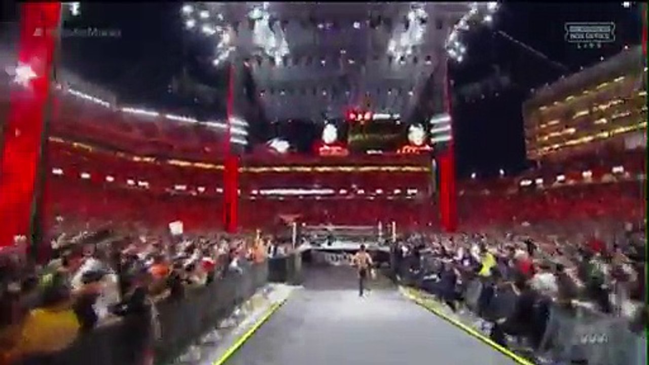 Seth Rollins Casht Ein