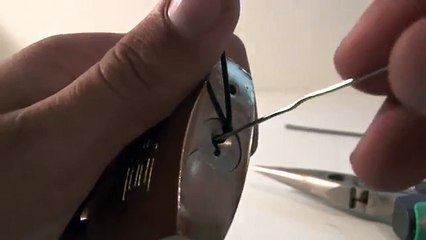 How To Pick a Lock With Paper clip