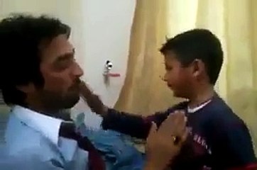 funny video bachay kay sath mazaq