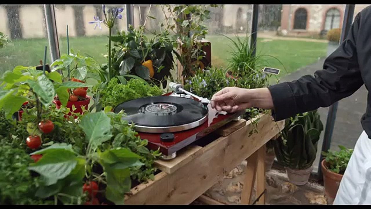 Dufresne Corrigan Scarlett pour Fédération internationale des Logis (FIL) - «Vous faire plaisir, c'est leur plaisir» - avril 2015 - 30s