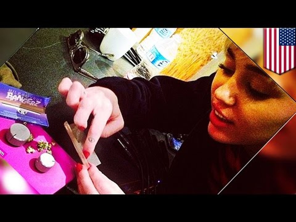 Foto filtrada muestra a Miley Cyrus rodeada de artículos relacionados con drogas