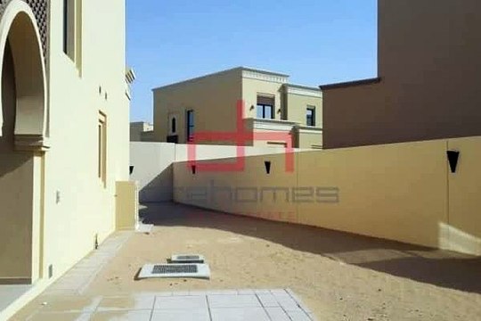 Stunning 4 bed with Huge Landscaped Plot